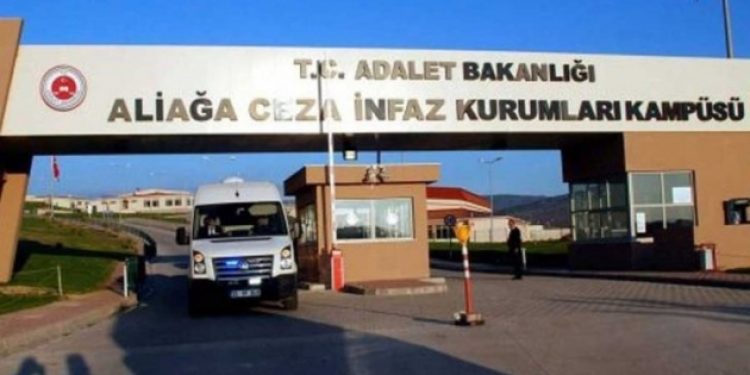 İki çocuk cezaevinde açlık grevinde