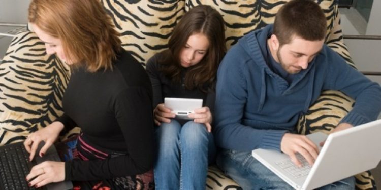 Hükümet gençlerin harçlıklarına da göz dikti!