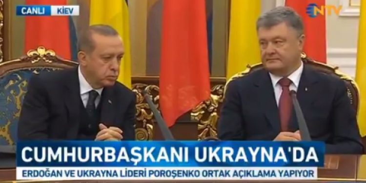 Erdoğan basın toplantısında bol bol esnedi sonrasında uyudu!