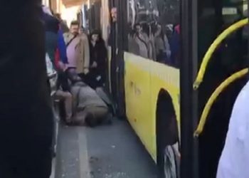 Metrobüs yayaya çarptı!