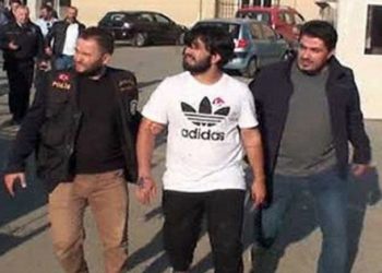 Katil polislerin yanında krallar gibi!