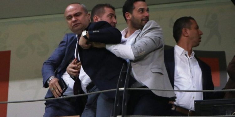 Manisaspor-Denizlispor maçında protokolde gerginlik