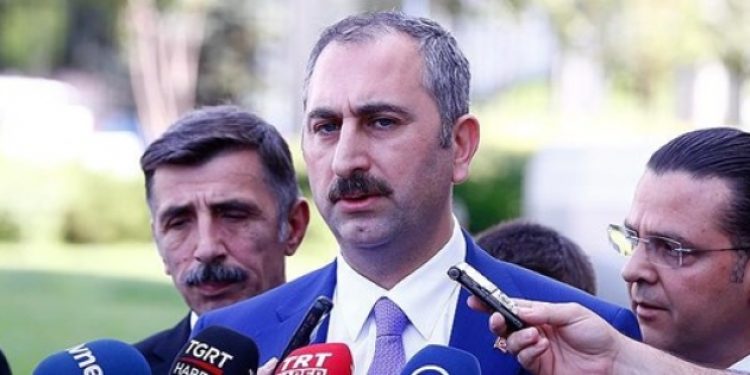 Gül: Bakanlık müsteşarı kendi isteğiyle ayrıldı