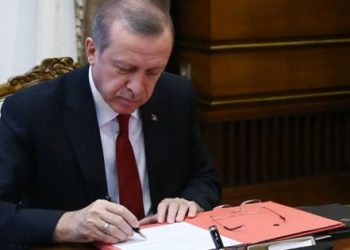 Erdoğan, KHK’lı rektörleri!