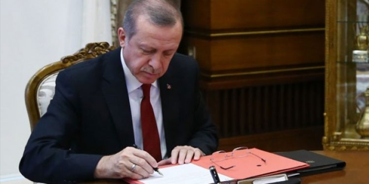 Erdoğan, KHK’lı rektörleri!