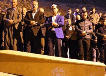 Şırnak’taki göçükte hayatını kaybeden yedi işçi gece yarısı toprağa verildi