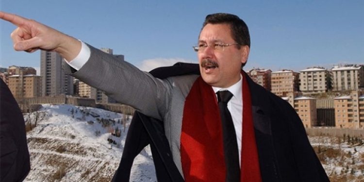 “Son 6 ayda 1,4 milyar liralık arazi satmış”