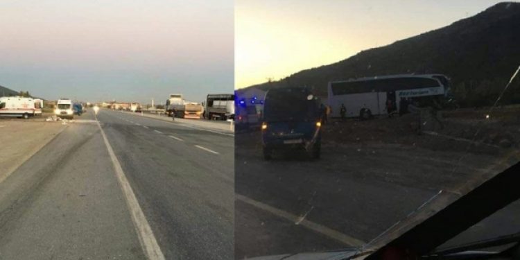 Afyonkarahisar’da tur otobüsü ile TIR çarpıştı: 1 ölü, 23 yaralı