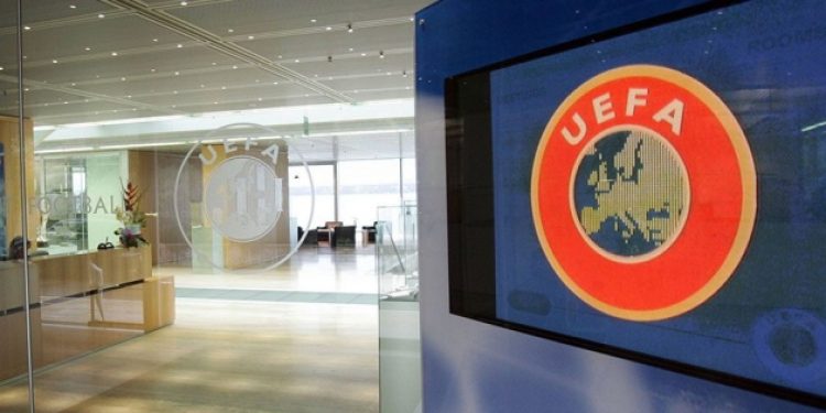 UEFA, AS Roma hakkında ırkçılık soruşturması başlattı