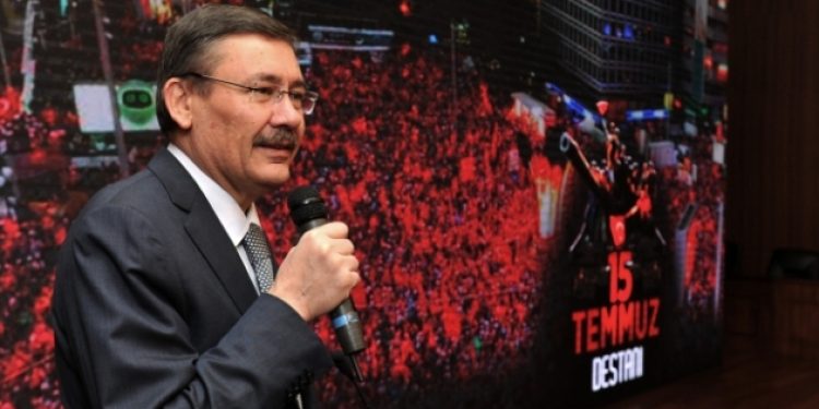 Elindeki 15 Temmuz gerçeklerine mi güveniyor?