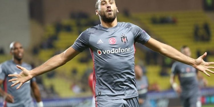 Cenk Tosun altın gibi!