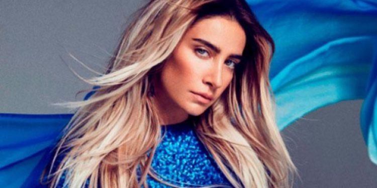 Sıla gazetecileri tehdit etti