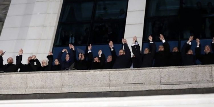 Sözün özü devlet falan bitmiş, geçmiş olsun