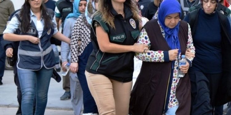 Yeni tahliye olan bir kadın tutuklu kaldığı koğuşta gördüklerini yazdı