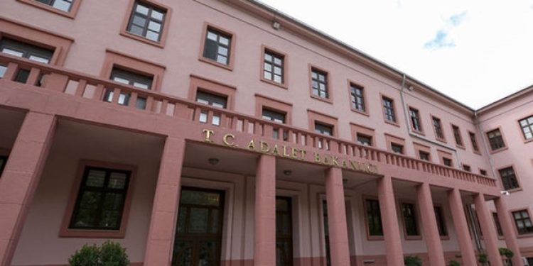 Adalet Bakanlığı heyetine de vize ambargosu