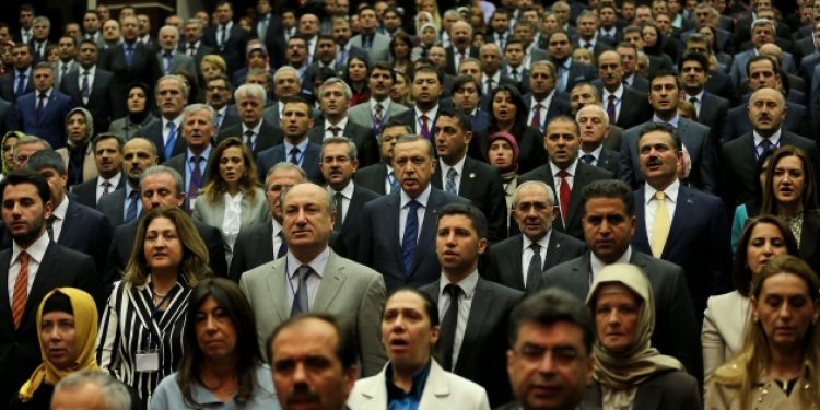 AKP’de deprem sürüyor: 22 il başkanı değişecek
