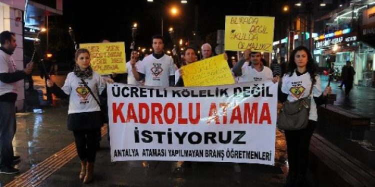 MEB soruşturma yapmadan öğretmenlerin sözleşmesini iptal ediyor