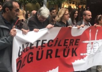 Dışarıdaki Gazeteciler, tutuklu meslektaşları için yürüyor