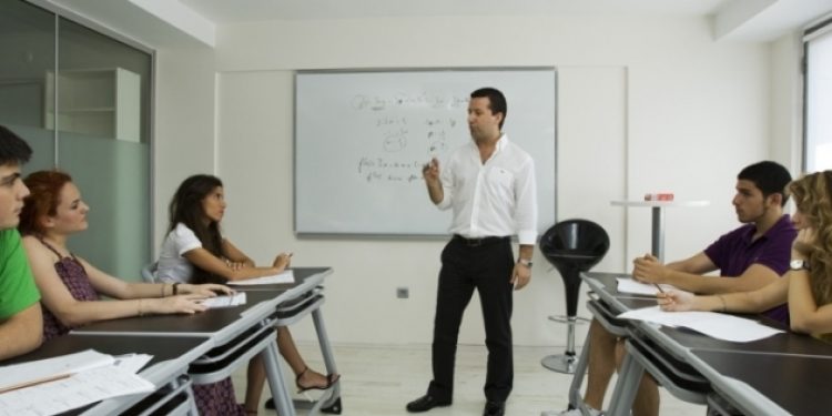 Çocuğuna okul dışı eğitim aldıranı terörist ilan edecekler