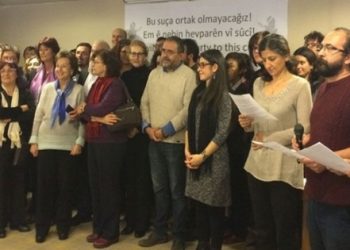 100 barış akademisyenine terör davası!