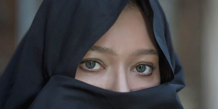 Nurgül Yeşilçay neden çarşafa girdi?