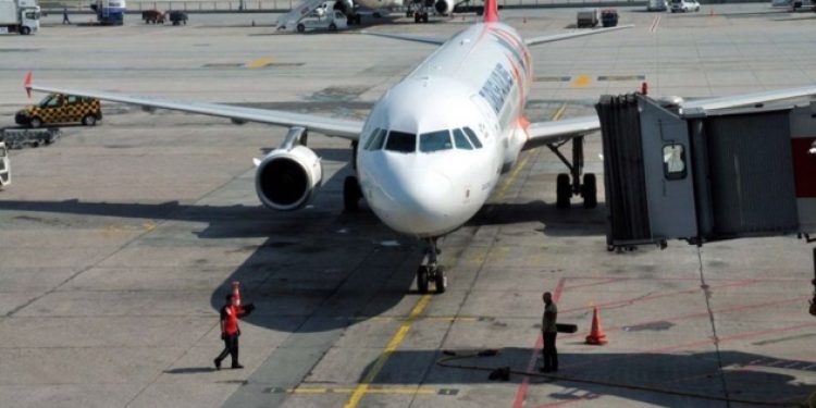 THY uçağında yumruk yumruğa kavga