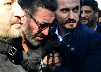 Ünlü Sanatçı babasının cenazesinde fenalaştı