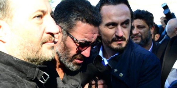 Cenazede selfie çeken kadına Reyhan Karaca’dan tepki
