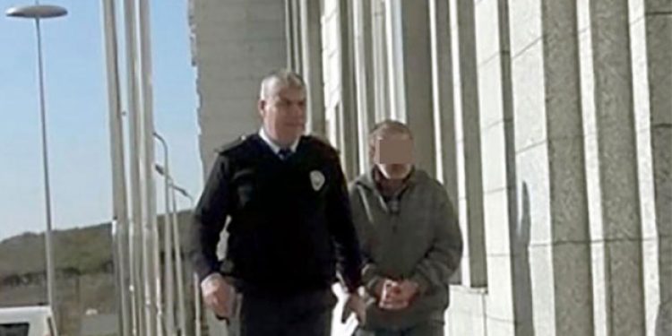 52 yaşındaki tacizci erkeğe 45 gün ev hapsi!