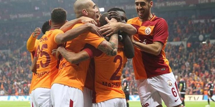 ​Galatasaray evinde gol oldu yağdı!