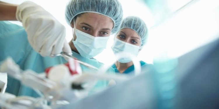 60 günlük bebek sünnet ameliyatında hayatını kaybetti