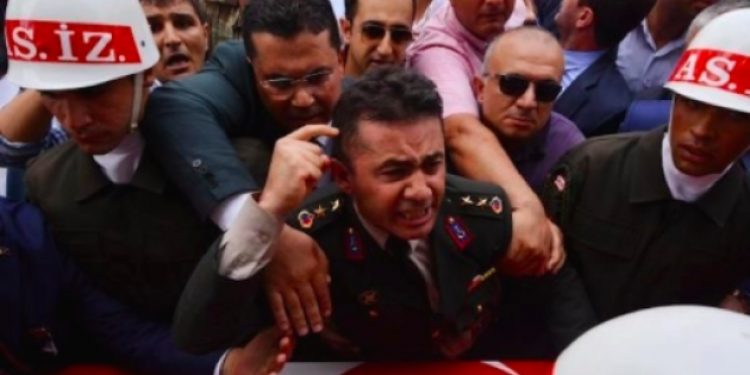 Eski yarbay Mehmet Alkan CHP’ye üye oldu