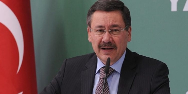 Melih Gökçek’in ekibine operasyon!