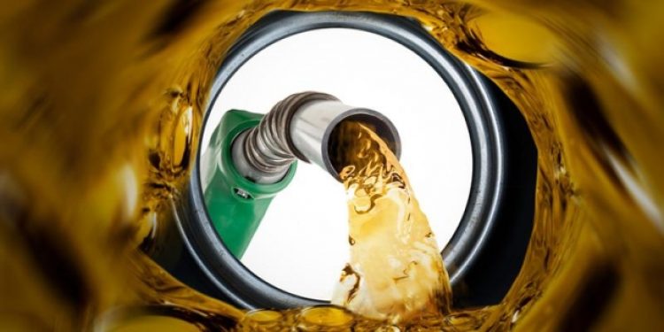 Benzine 15 günde 3 büyük zam!