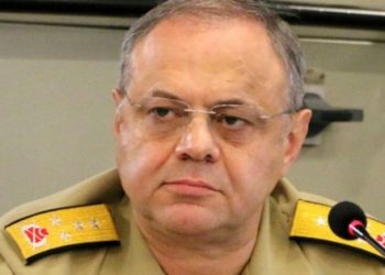 Ahmet Nesin: Darbe gecesi kuvvet komutanı neden telefonunu kapattı?