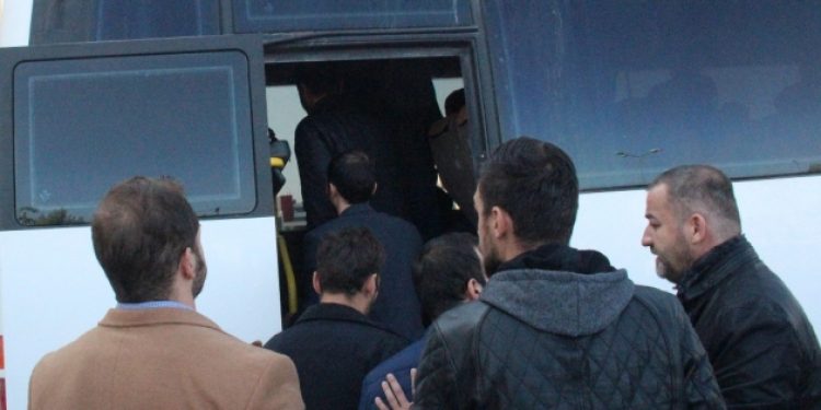 Konya’da 28 asker tutuklandı