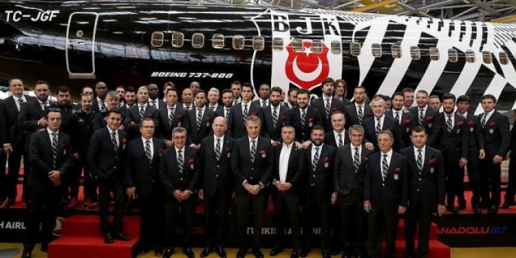 Beşiktaş THY uçağından indi