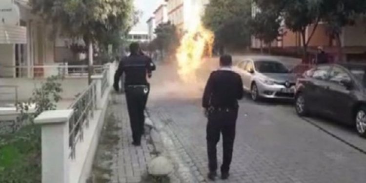 Avcılar’da doğalgaz borusu patladı