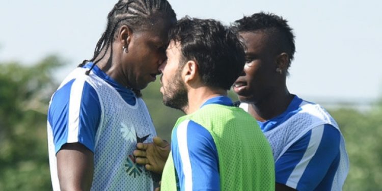 Volkan Şen ve Rodallega burun buruna geldi!