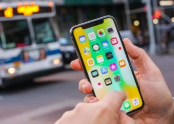Apple, iPhone X ekranlarında sorun olduğunu kabul etti