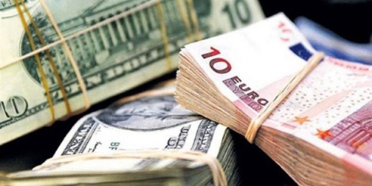 Euro 4.53’ü geçerek rekor kırdı, Dolar 3.88’in üzerinde