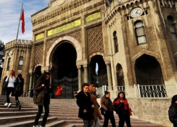 İstanbul Üniversitesi’ne atananlar yan gelip yatmış