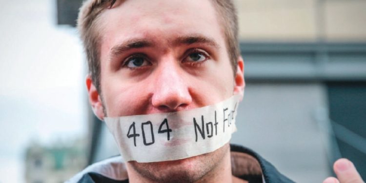 Freedom House: Amaç Gülenistlerin üzerine çökmek