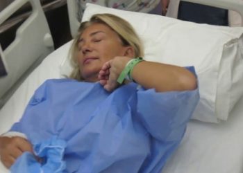 Ünlü oyuncu tekrar hastaneye kaldırıldı!