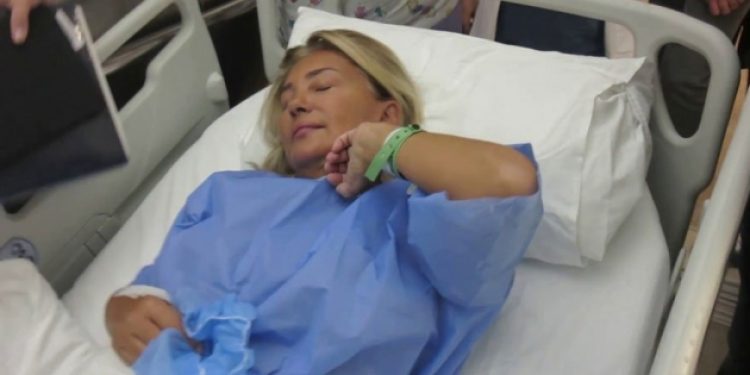 Ünlü oyuncu tekrar hastaneye kaldırıldı!