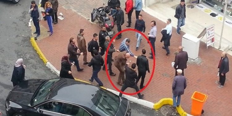 Spor yazarı Osman Tanburacı’ya yumruklu saldırı