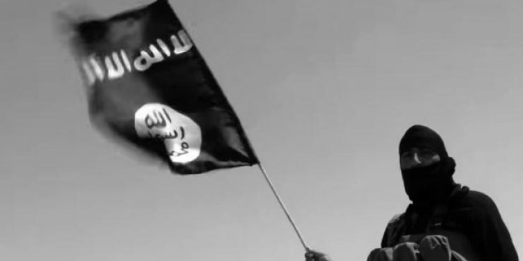 Elektronik kelepçeyle izlenen radikal İslamcı Türkiye’ye kaçtı