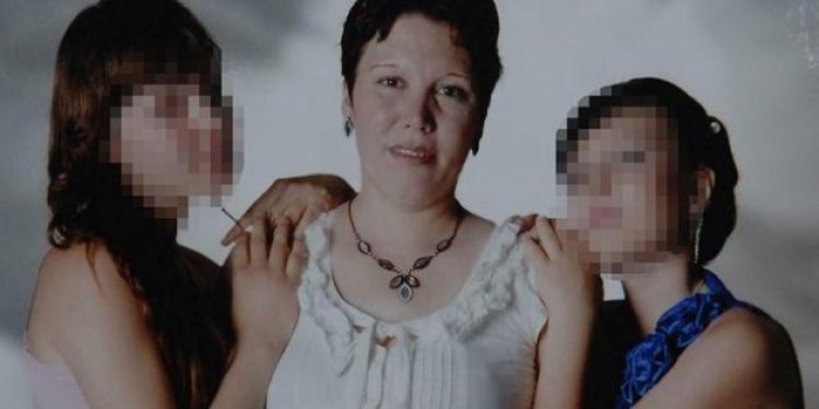 Annelerini öldüren kız kardeşlerin cezaları belli oldu