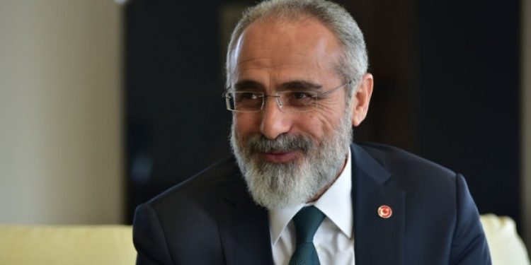AKP’li Topçu: NATO üyeliğini gözden geçirmenin zamanı geldi