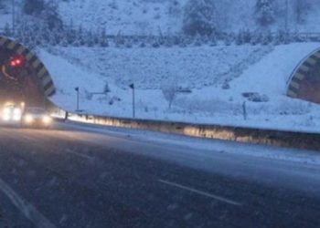 Bolu Dağı’nda yoğun kar yağışı: Ulaşım yavaşladı